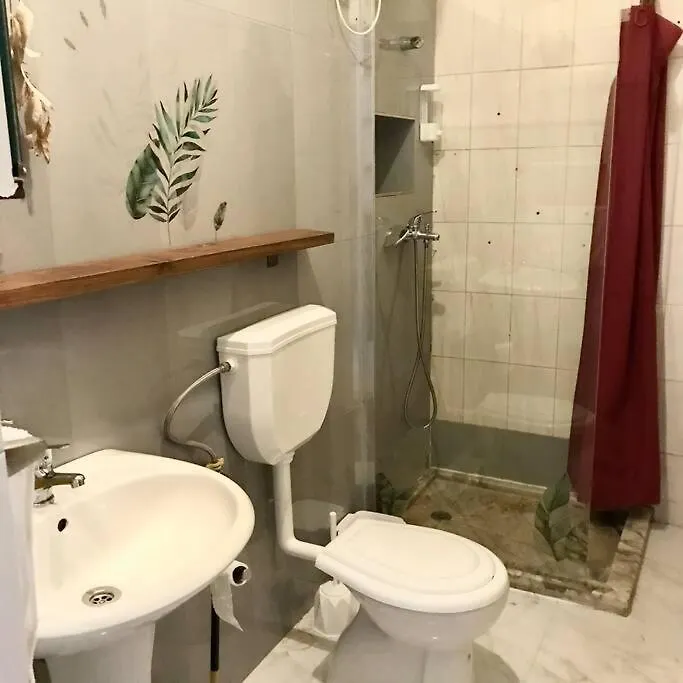 Syds Beach House Praia 0*,